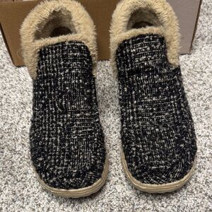 Hey Dude Women's Black and Tan Shoes